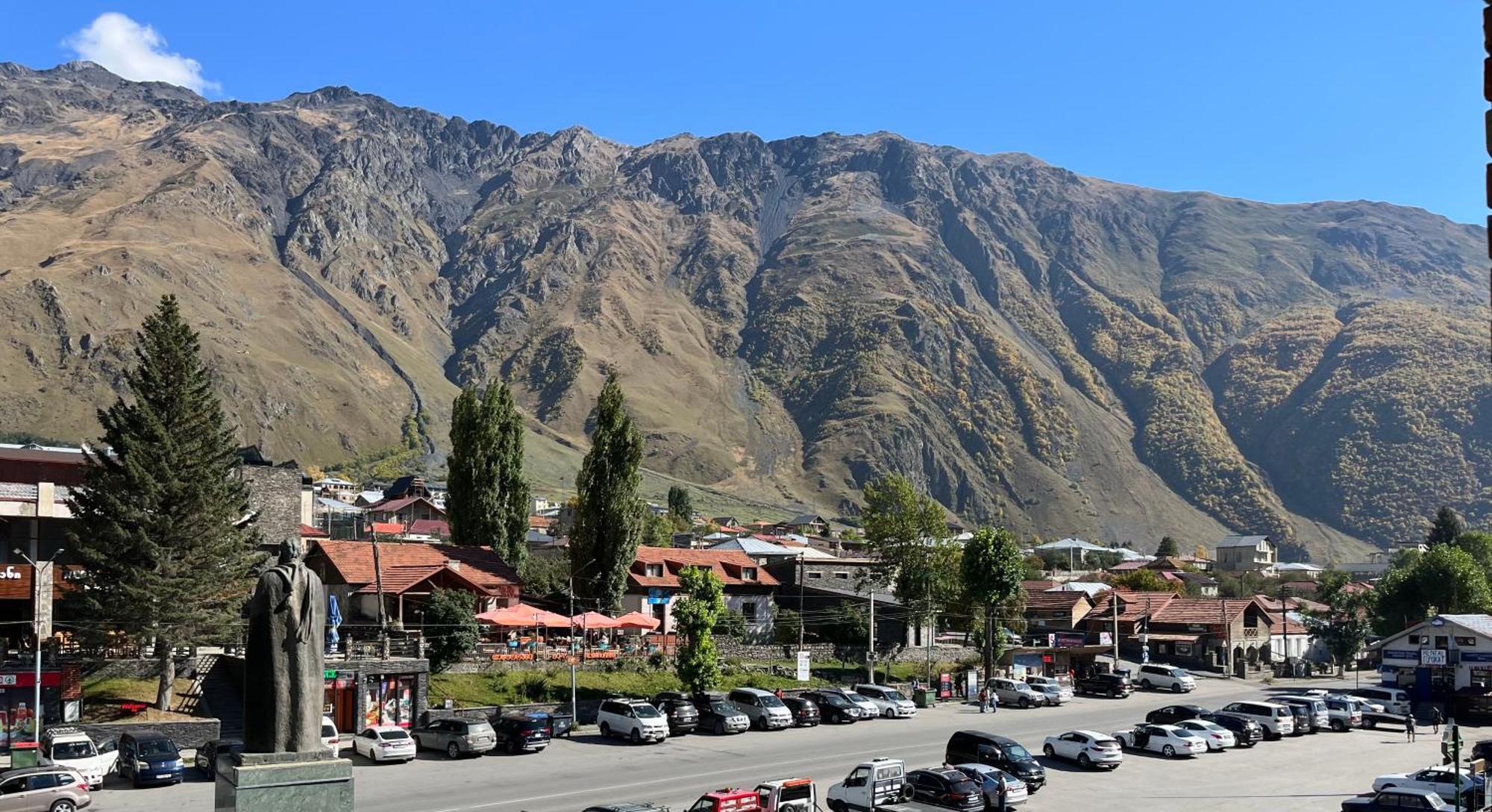 Hotel Stancia Kazbegi - City Center Exterior foto