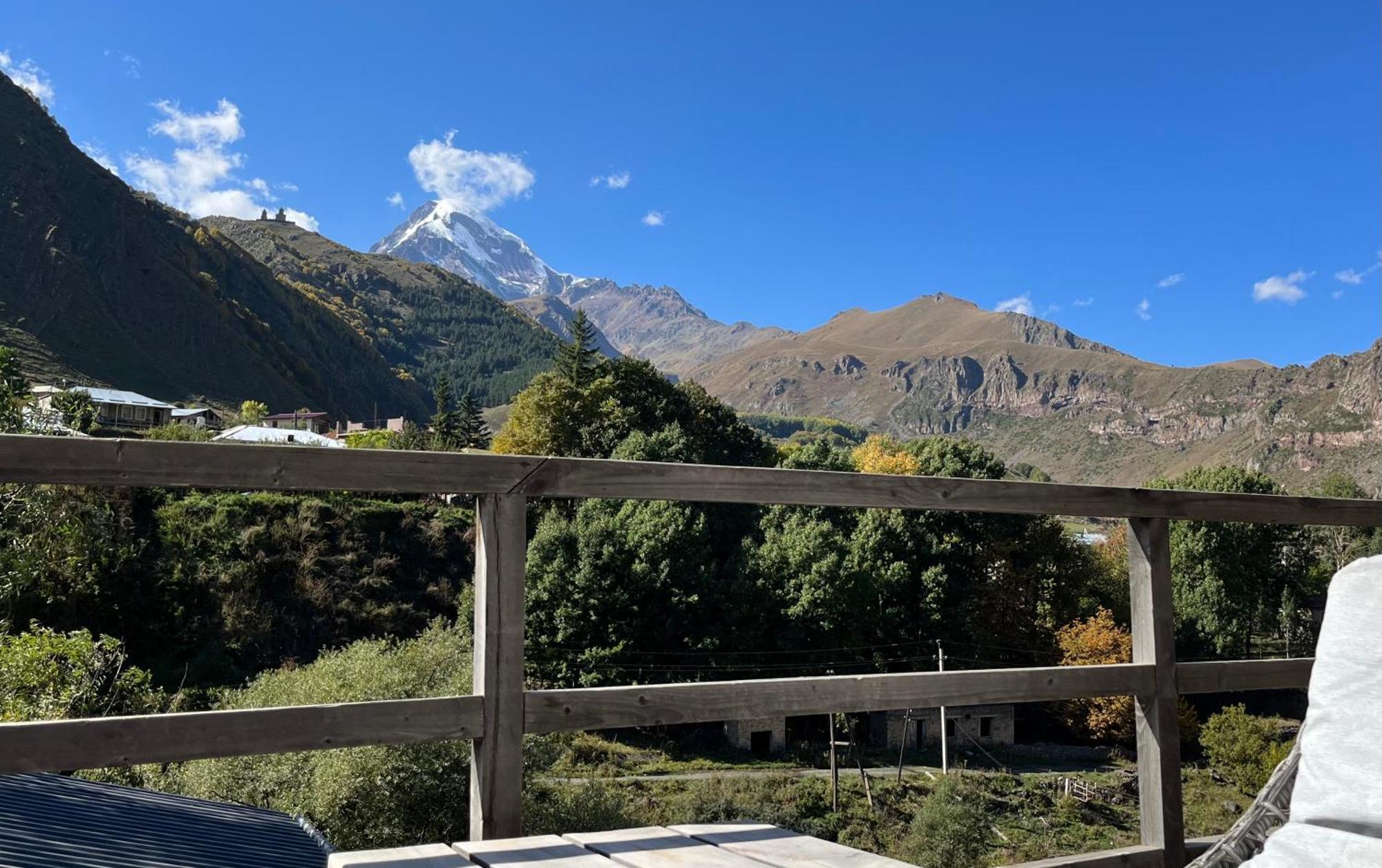 Hotel Stancia Kazbegi - City Center Exterior foto